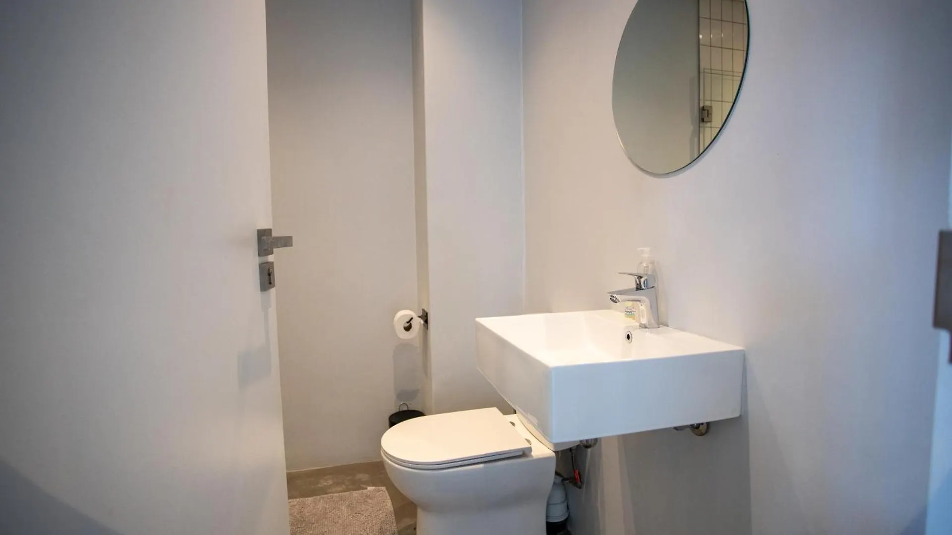 Apartment Four On O - Entire Rental Unit - Sea Point - 1 Min From Beach Cape Town South Africa