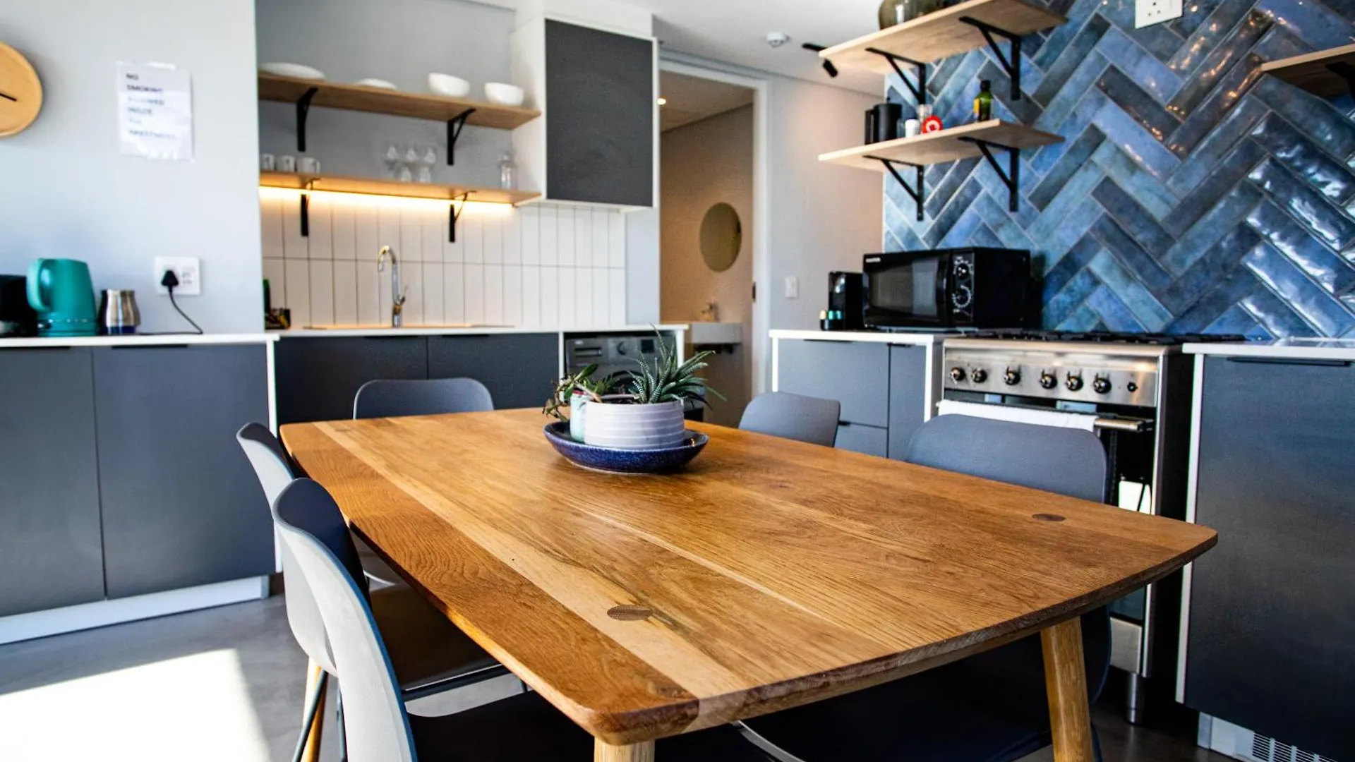 Apartment Four On O - Entire Rental Unit - Sea Point - 1 Min From Beach Cape Town South Africa
