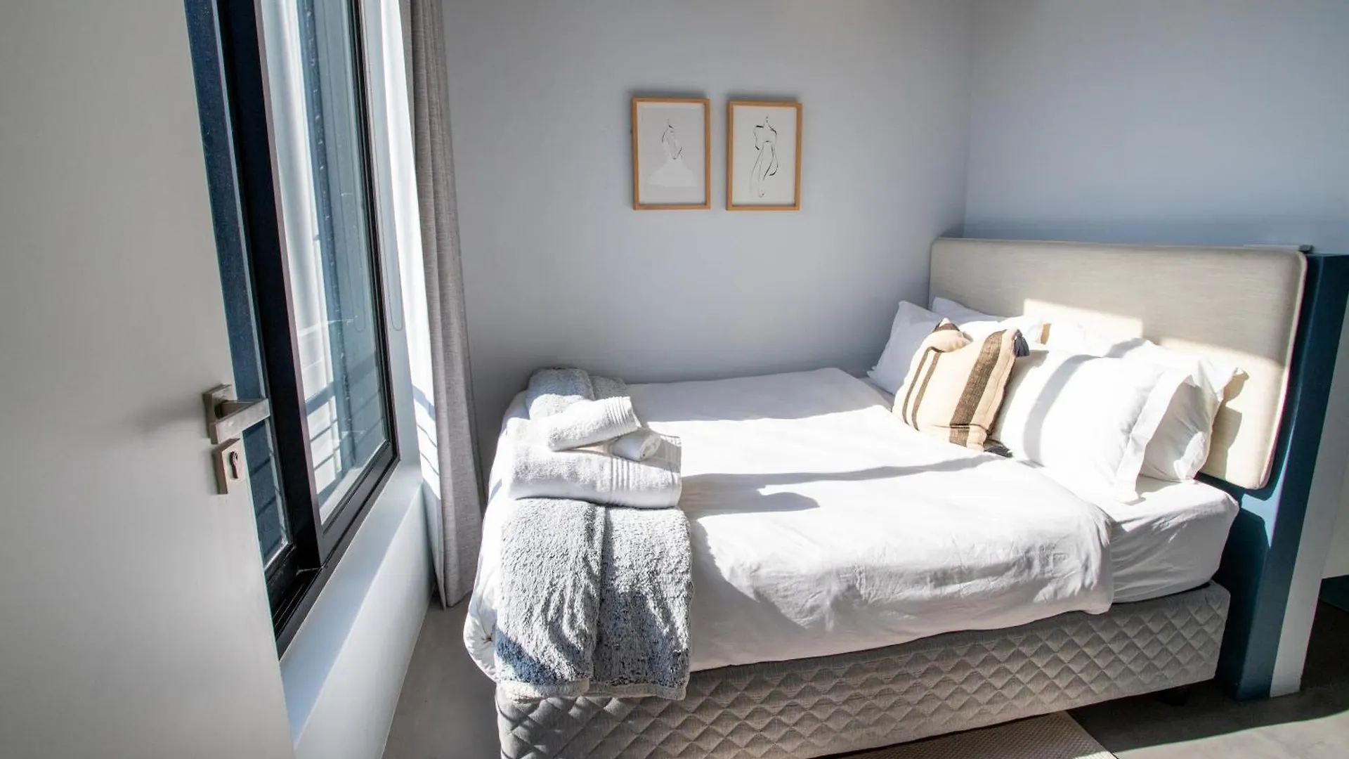 Apartment Four On O - Entire Rental Unit - Sea Point - 1 Min From Beach Cape Town