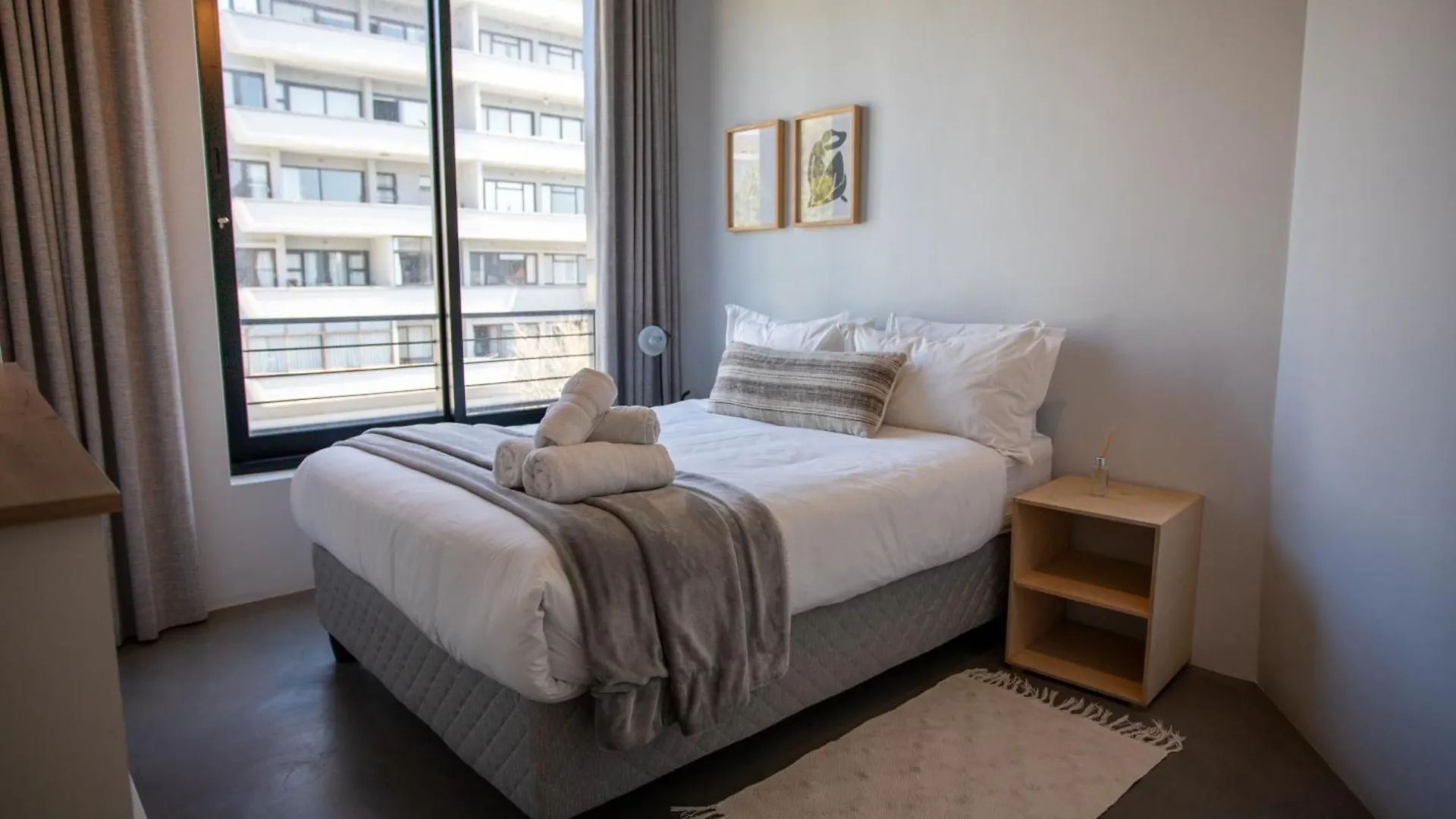 Apartment Four On O - Entire Rental Unit - Sea Point - 1 Min From Beach Cape Town
